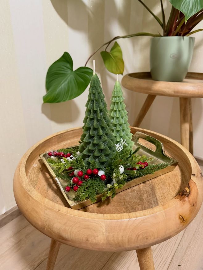 Malý kousek Vánoc, který jsme vytvořili s láskou ✨🌲 Tahle dekorace vykouzlí tu pravou sváteční atmosféru, zelené stromky,...